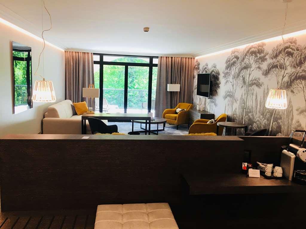 Hotel & Spa Le Pavillon Charbonnieres les Bains Interior foto