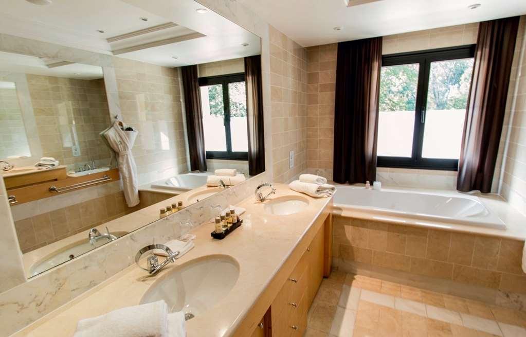 Hotel & Spa Le Pavillon Charbonnieres les Bains Fasilitas foto