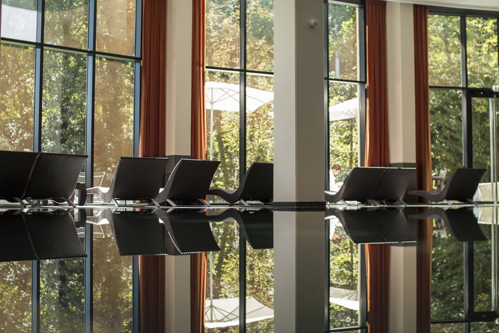 Hotel & Spa Le Pavillon Charbonnieres les Bains Bagian luar foto