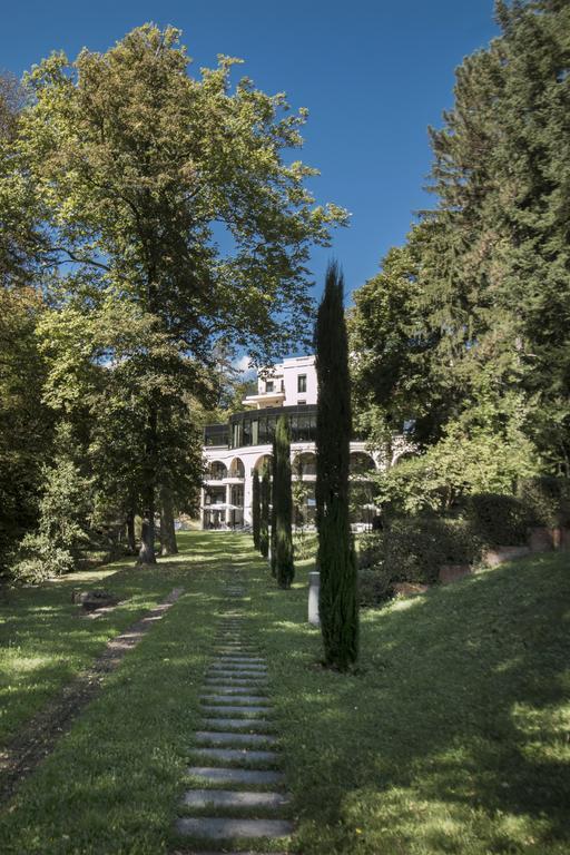 Hotel & Spa Le Pavillon Charbonnieres les Bains Bagian luar foto