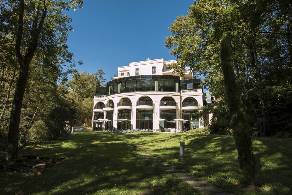 Hotel & Spa Le Pavillon Charbonnieres les Bains Bagian luar foto