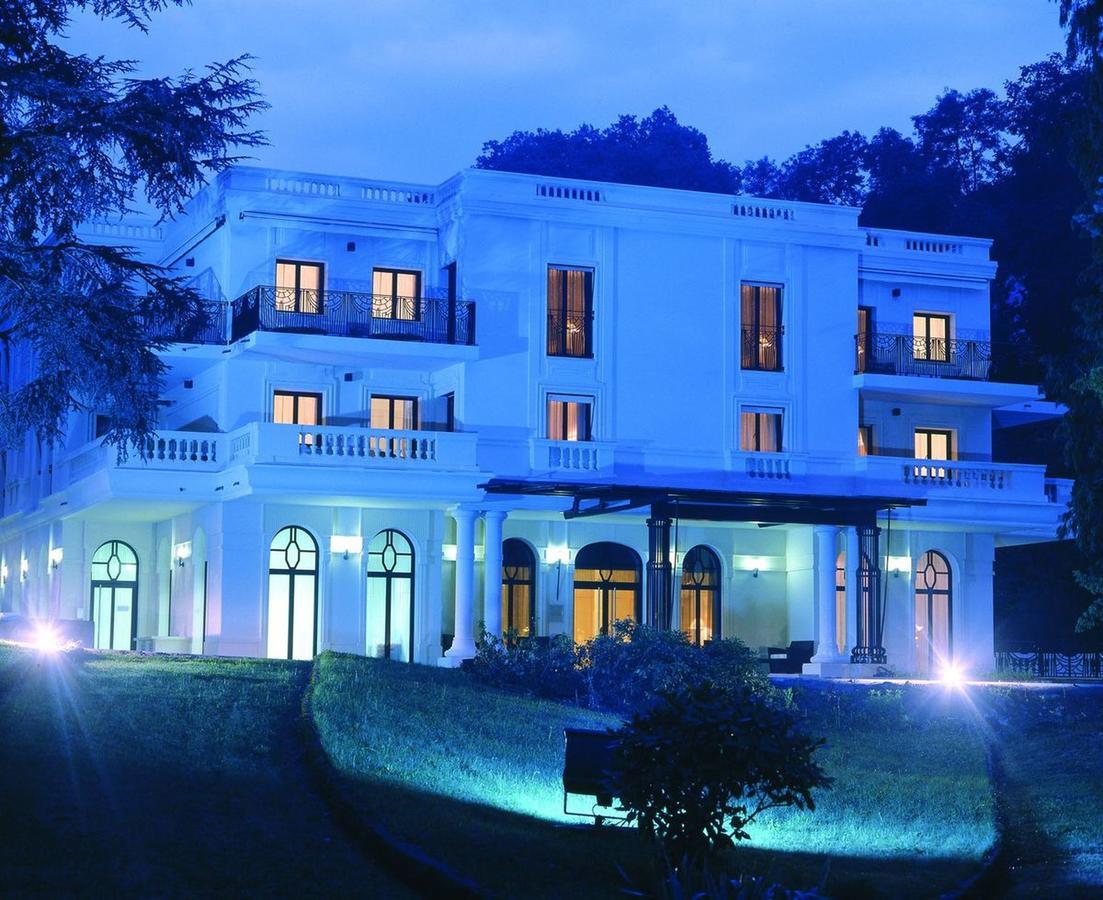 Hotel & Spa Le Pavillon Charbonnieres les Bains Bagian luar foto