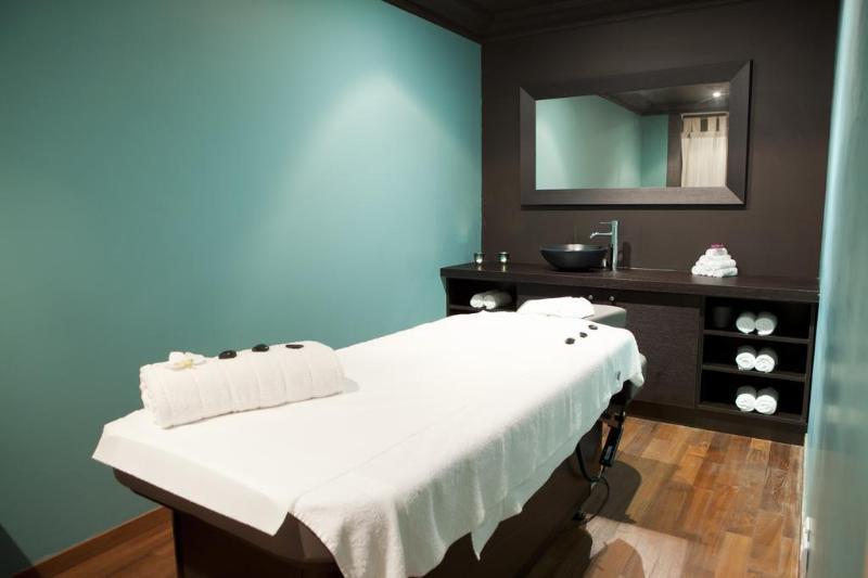 Hotel & Spa Le Pavillon Charbonnieres les Bains Bagian luar foto