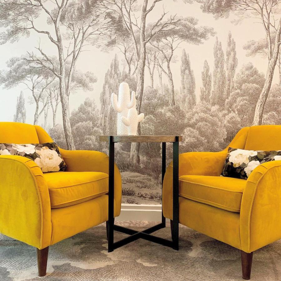 Hotel & Spa Le Pavillon Charbonnieres les Bains Bagian luar foto